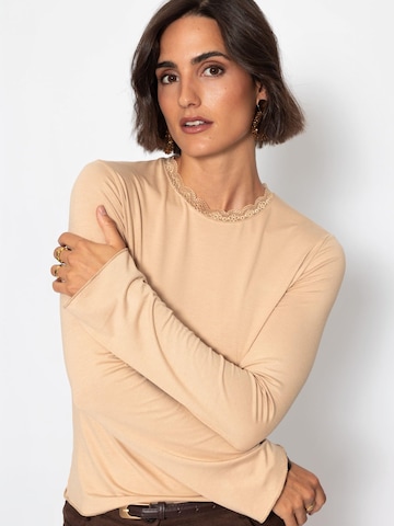 Maglietta di SASSYCLASSY in beige