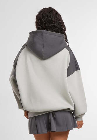 Sweat-shirt 'Babygirl' Felicious en gris