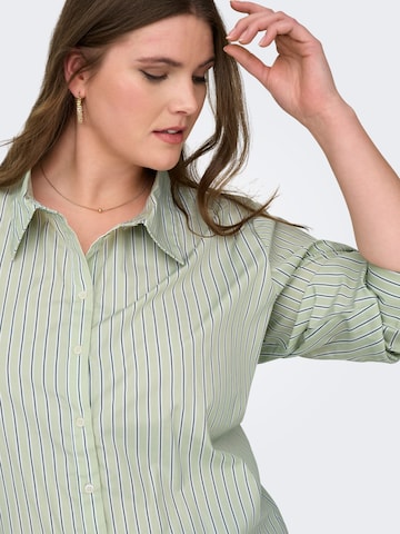 Camicia da donna 'CAROregon' di ONLY Carmakoma in verde