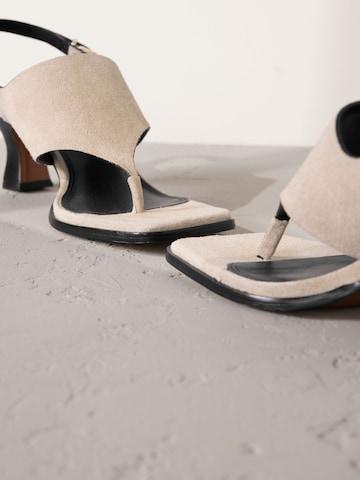 Infradito di Next in grigio