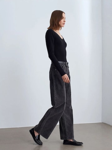 Dilvin Wide leg Trousers in Grey