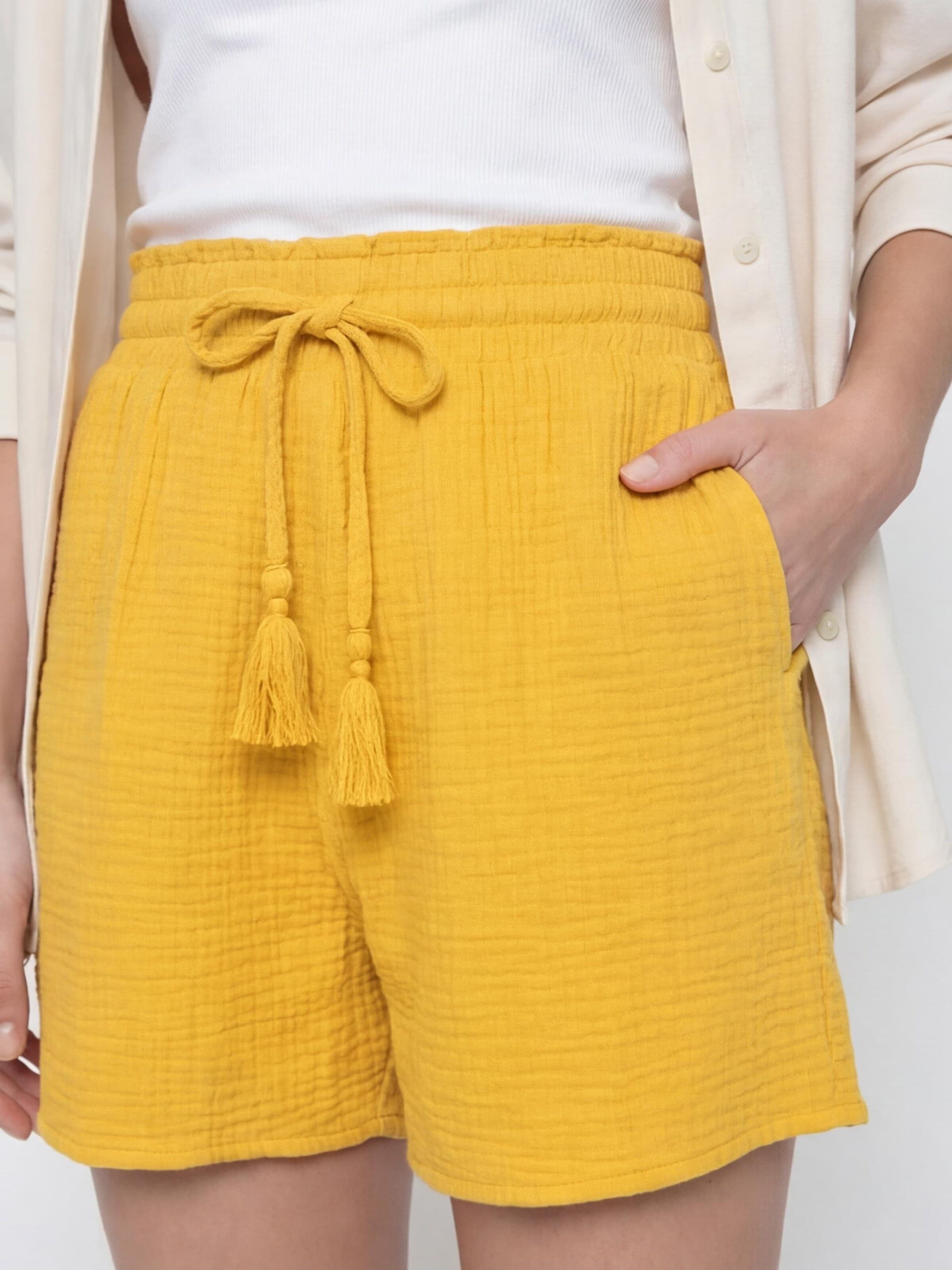 Antargo Regular Trousers 'Women's Musselin Shorts' in Yellow
