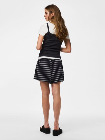 PIECES - Loosefit Pantalón 'PCSadie' en negro