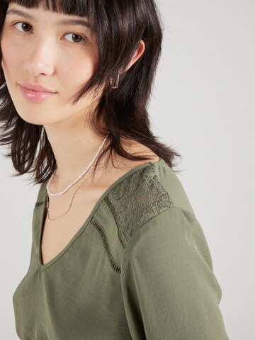 ABOUT YOU - Blusa 'Julika' em verde