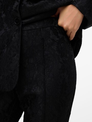 évasé Pantalon à pince 'VMScarly' VERO MODA en noir