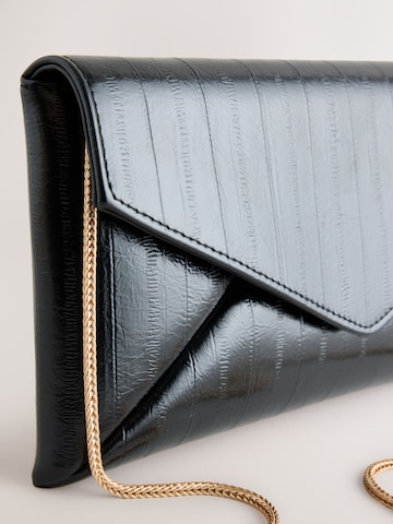 Next Clutch in Black