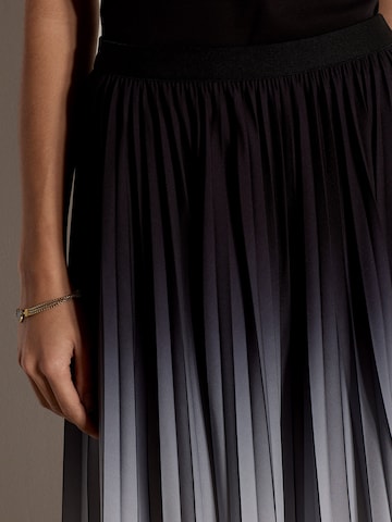 Jupe ' ' Apricot en noir