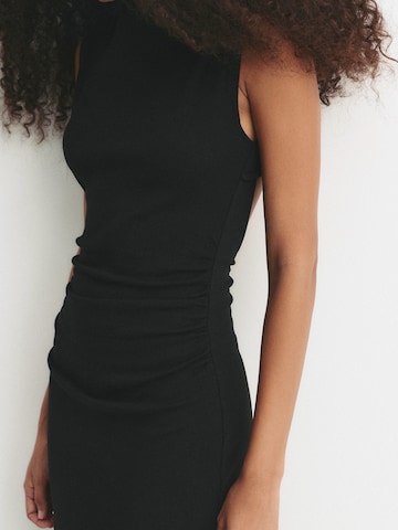 Pull&Bear Рокля в черно