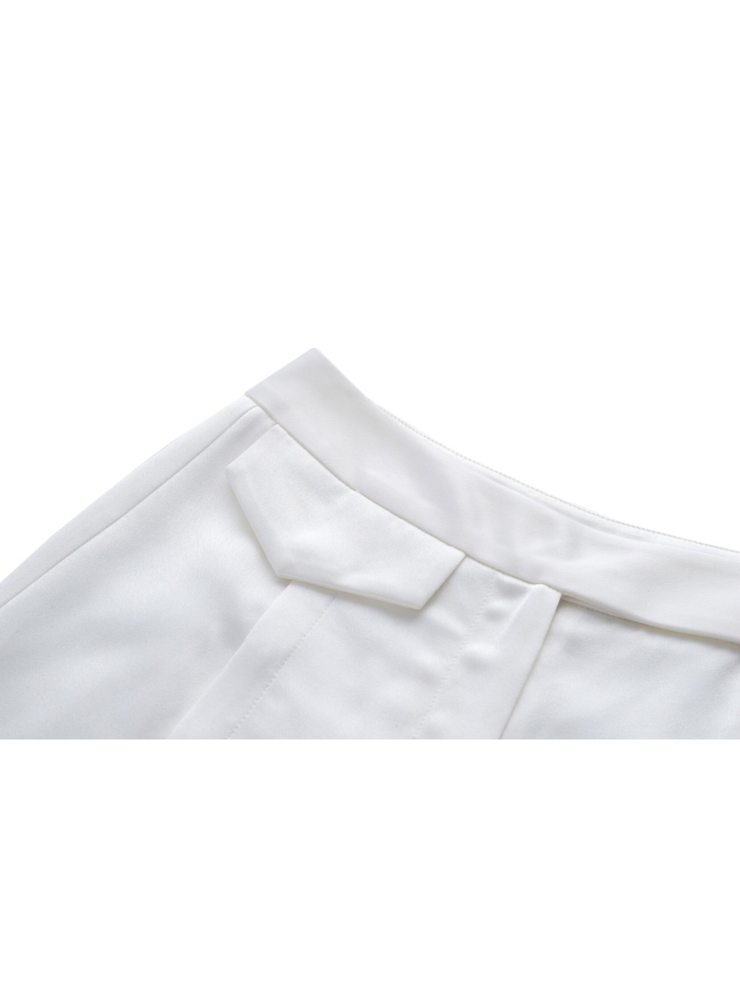 regular Pantaloni 'Hand-Sewn Slit Trousers' di iellele in bianco