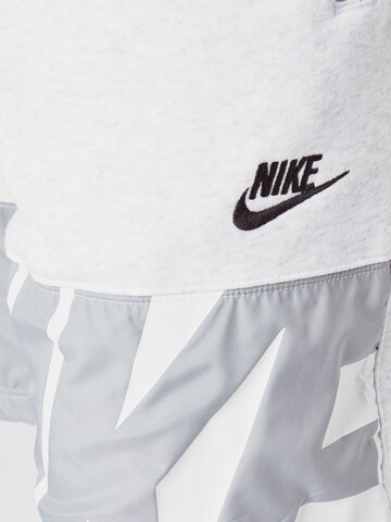 Nike Sportswear Loosefit Shorts in Weiß