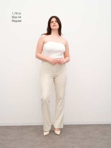 Coupe slim Pantalon RÆRE by Lorena Rae en blanc