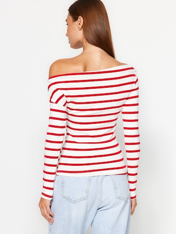 Trendyol Shirt in Rood