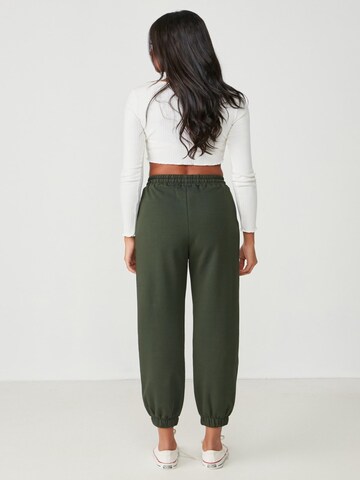 C&City Tapered Trousers in Green