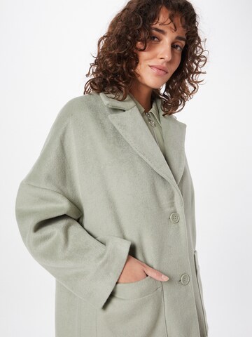 Karo Kauer Přechodný kabát – zelená