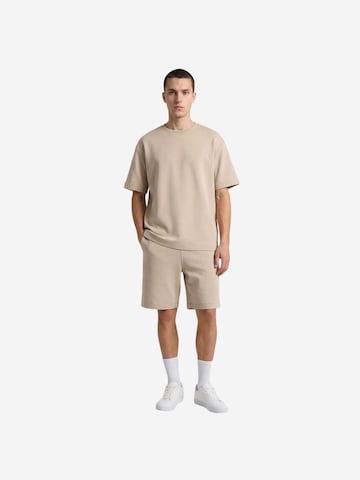 Completo per l'allenamento di Tommy Life in beige