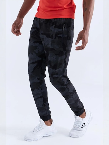 Skinny Pantalon Tommy Life en noir : devant