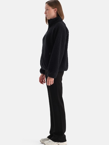 Veste en polaire Dagi en noir