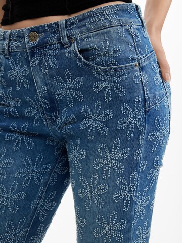 Desigual Levenevä Farkut värissä sininen