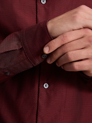 Next Slim Fit Businesspaita värissä punainen