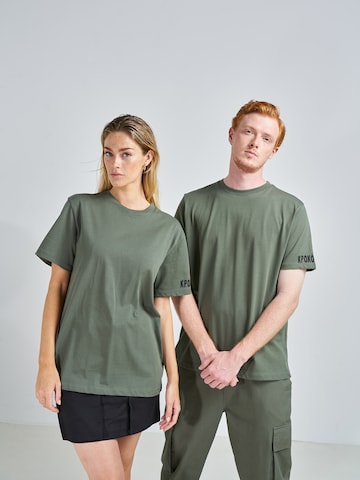 ABOUT YOU x Swalina&Linus Shirt 'Toni' in Grün: predná strana