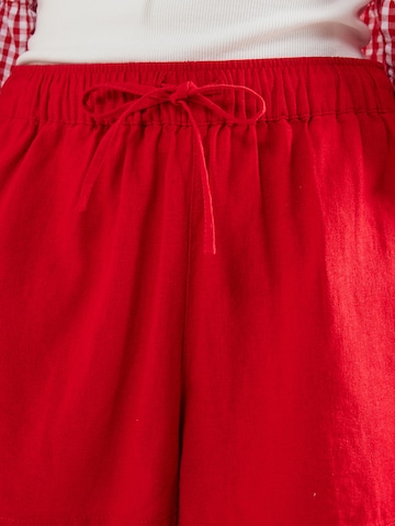 Loosefit Pantaloni di TOPSHOP in rosso