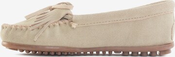 Mocassino 'Kilty' di Minnetonka in beige: frontale