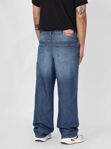 Loosefit Jean '2001 D-MACRO LIGHT & SUPERSOFT' DIESEL en bleu