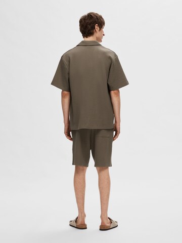 SELECTED HOMME Comfort fit Button Up Shirt in Brown