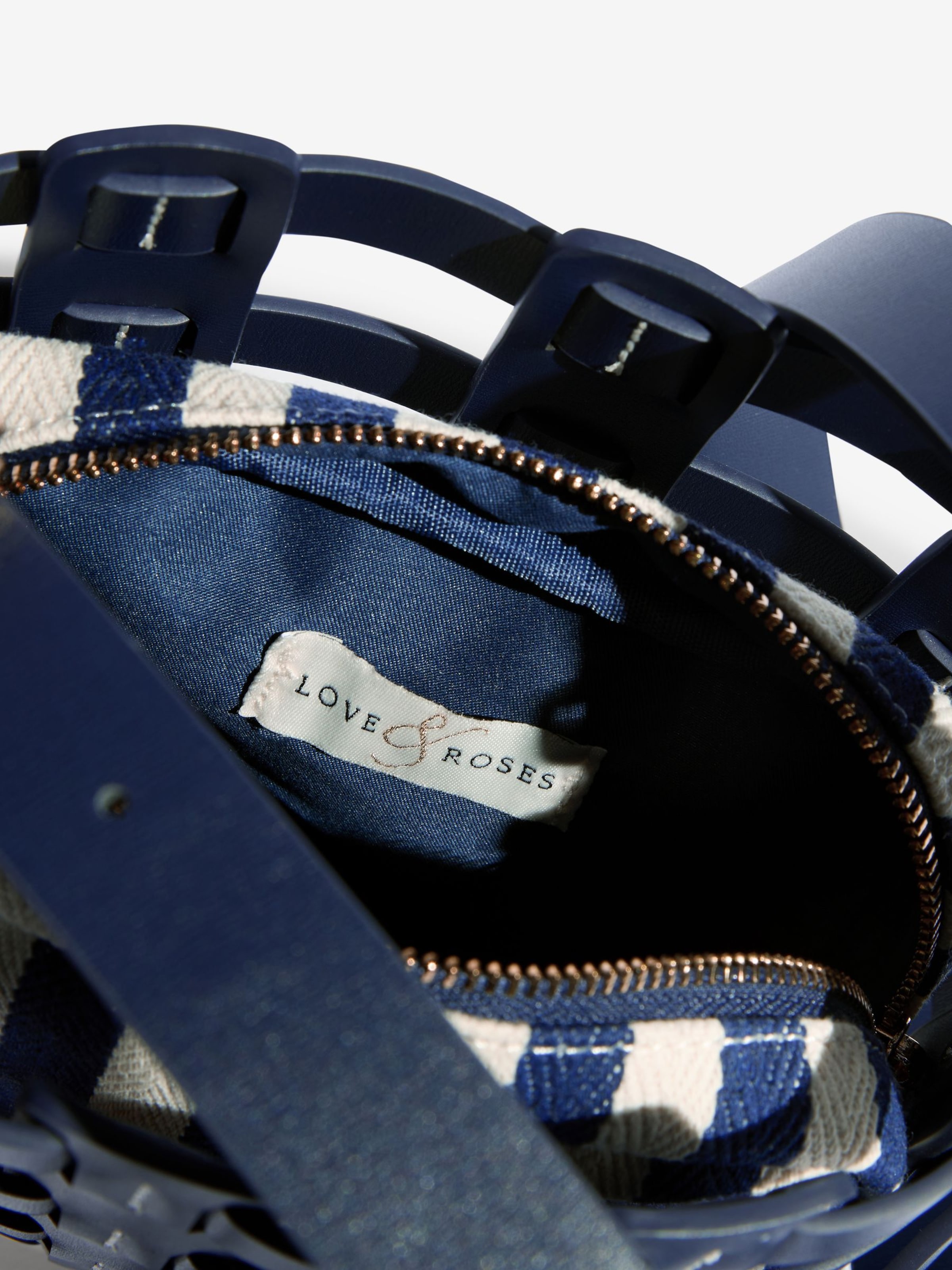 love & roses Crossbody Bag in Blue