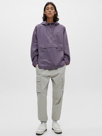 Pull&Bear Tapered Cargo Pants in Grey: front
