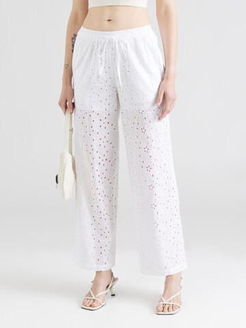 PIECES - Regular Calças 'WENDY' em branco: frente