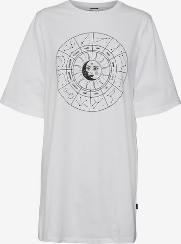 Noisy may Dress 'Zodiac' in White: front