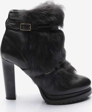 BOSS Dress Boots in 40 in Black: front