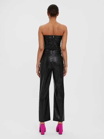 Wide leg Pantaloni 'DAREEN' di VERO MODA in nero