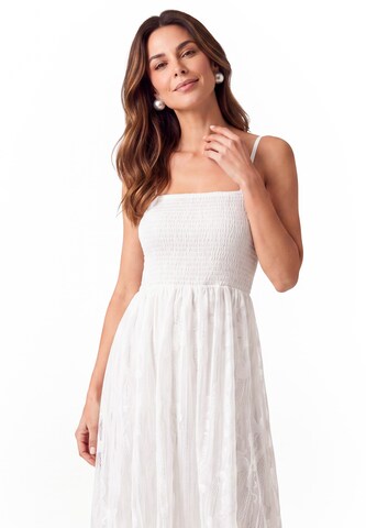 Usha - Vestido em bege
