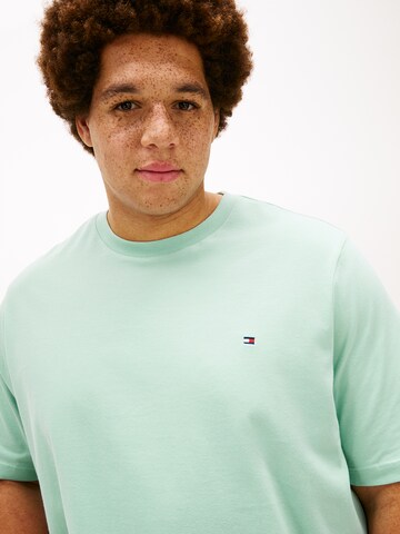 T-Shirt 'ESS SEASONAL' Tommy Hilfiger Big & Tall en vert