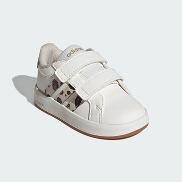 Baskets 'Grand Court 3.0' ADIDAS SPORTSWEAR en blanc