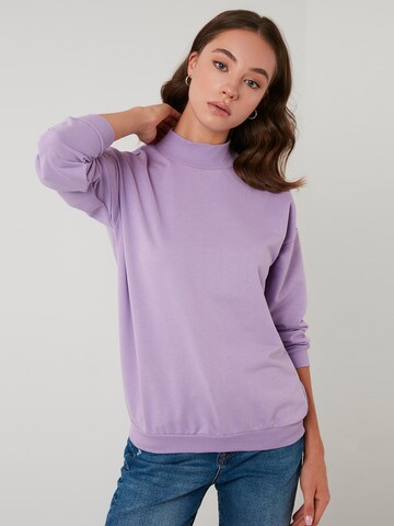 Sweat-shirt LELA en violet : devant