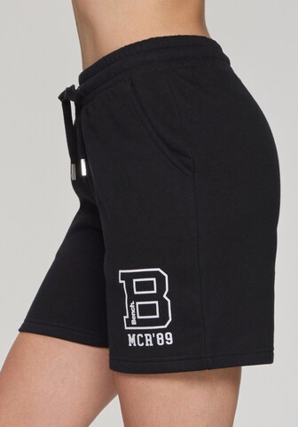 BENCH Regularen Hlače | črna barva