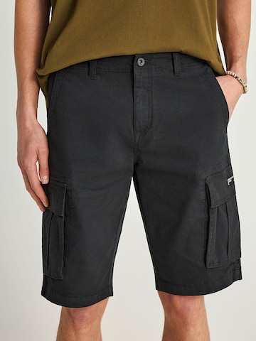regular Pantaloni cargo di Funky Buddha in nero