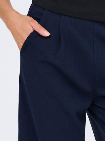 Regular Pantaloni cutați 'JDYGEGGO' de la JDY pe albastru