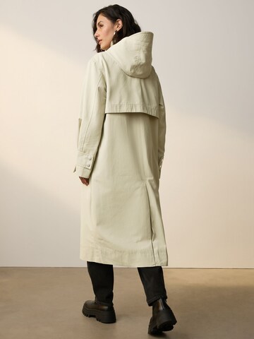 Next Ανοιξιάτικο και φθινοπωρινό παλτό σε πράσινο