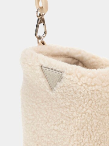 GUESS Umhängetasche in Weiß