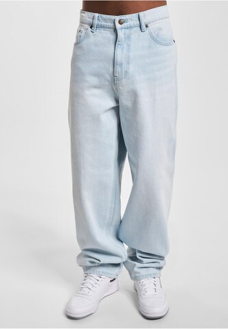 Karl Kani Regular Jeans in Blue: front