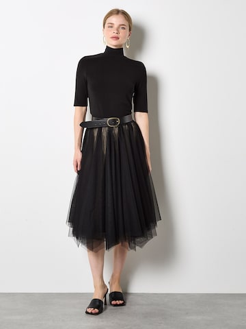 Gonna di Apricot in nero
