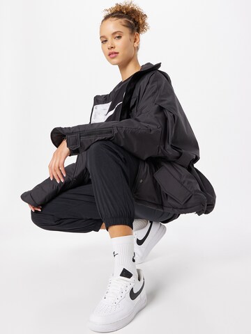 Nike Sportswear Демисезонная куртка в Черный