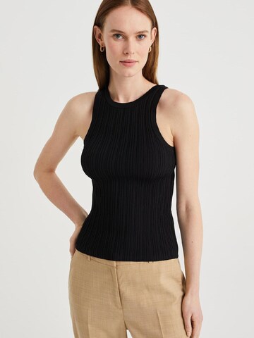 WE Fashion Knitted top in Black: front