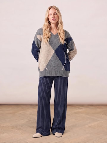noar studios Sweater in Grey