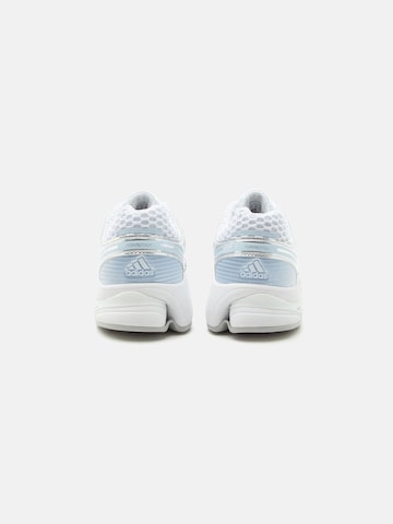 Baskets basses 'Adistar Control 5' ADIDAS ORIGINALS en blanc