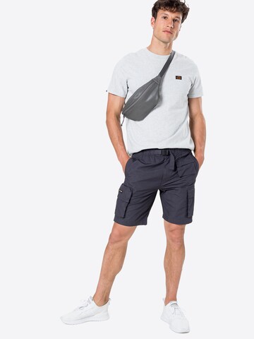 Superdry Regular Shorts in Grau